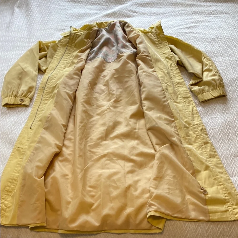 Vintage women’s Yellow Trench Coat iridescent long lined pockets - Picture 15 of 16